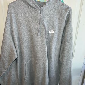 Men’s Nike sweatshirt